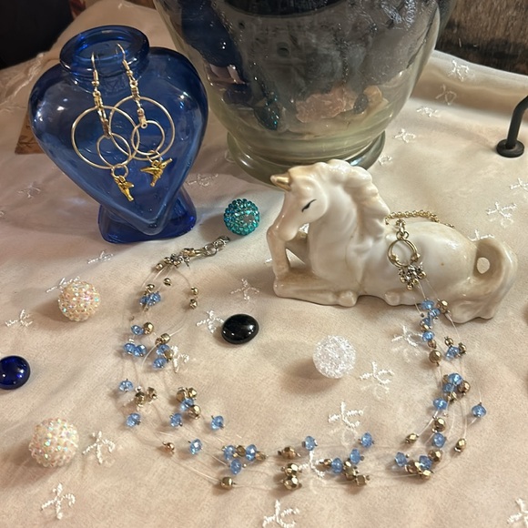 Floating Illusion Necklace Walking through the air - Picture 1 of 12